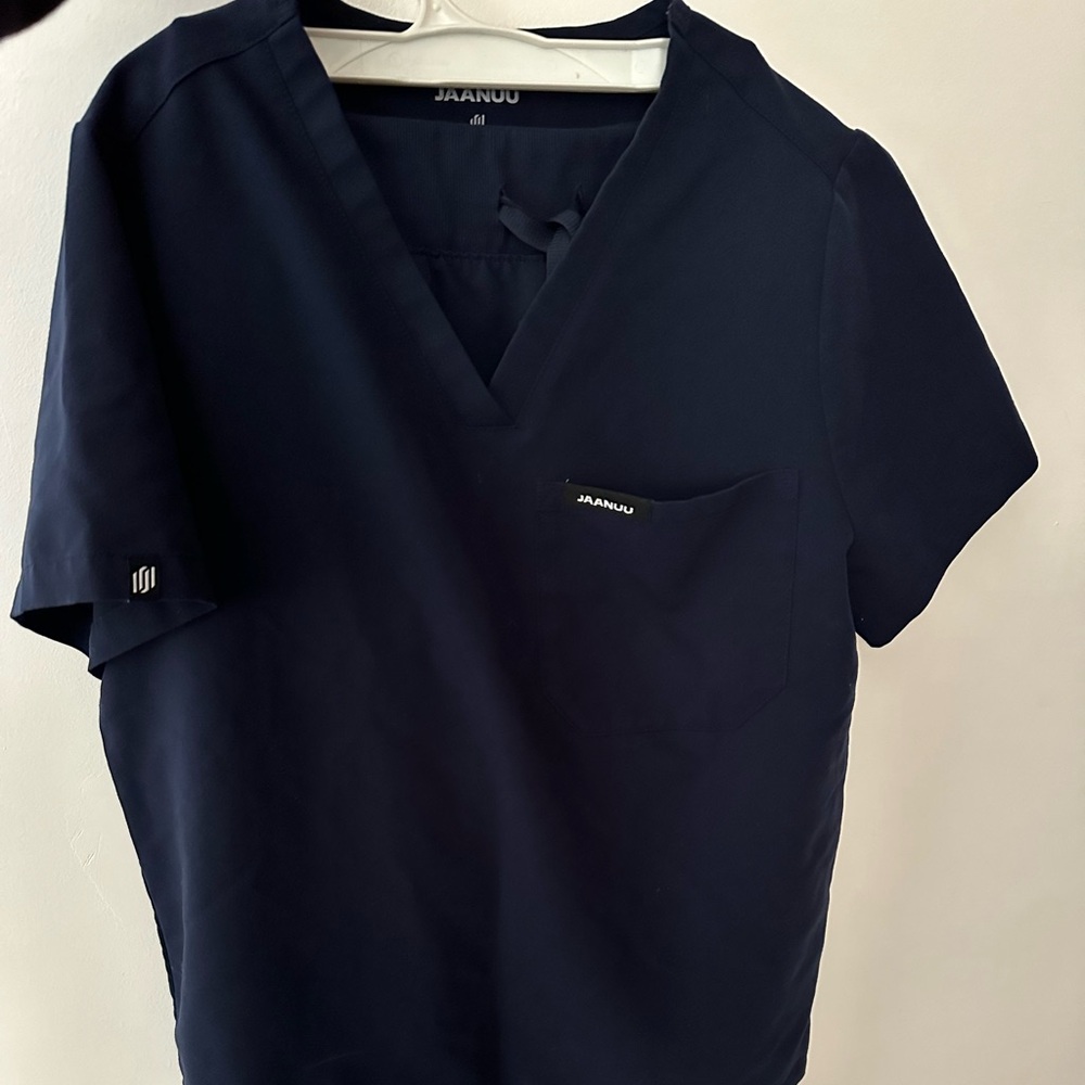 Jaanuu Scrubs